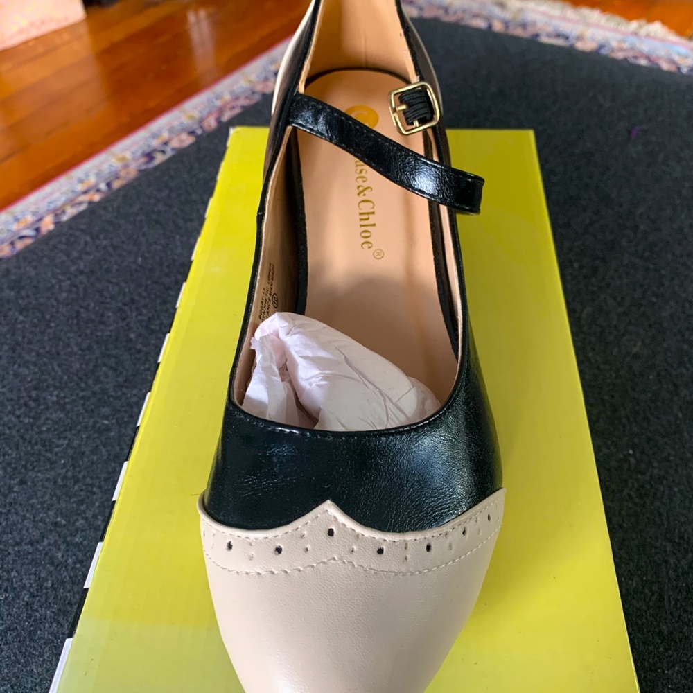 NIB {Chase & Chloe} Bobby Wedge, black/white, sz 10